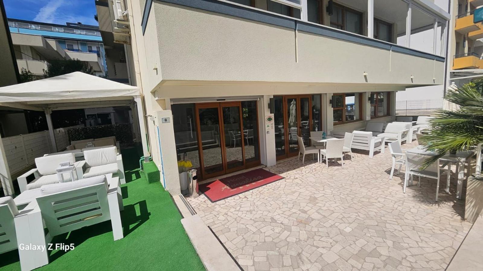 Hotel Annalisa Риччоне Экстерьер фото