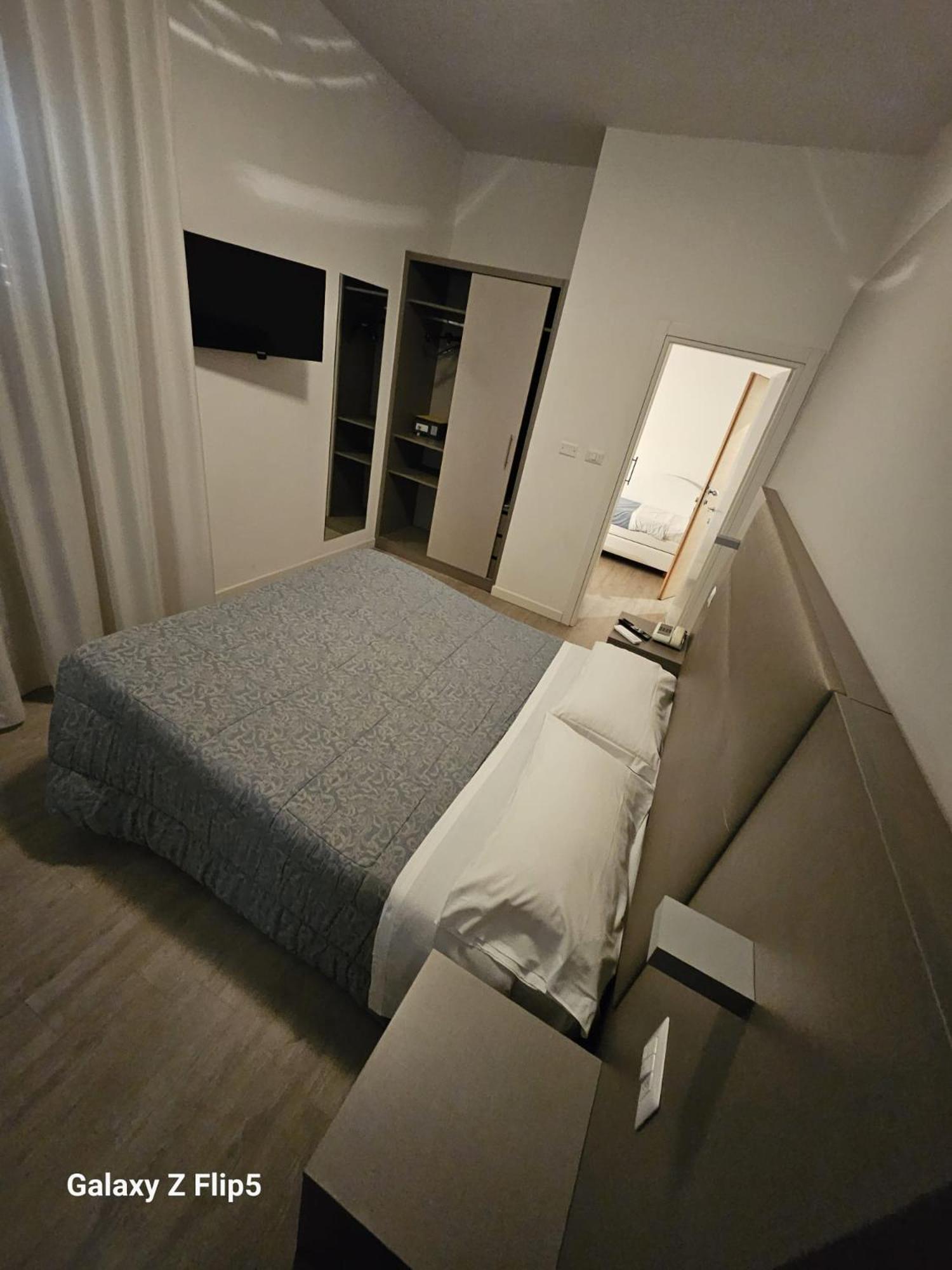 Hotel Annalisa Риччоне Экстерьер фото